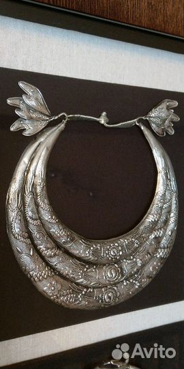 Панно mart gallery 4 старинных ожерелья