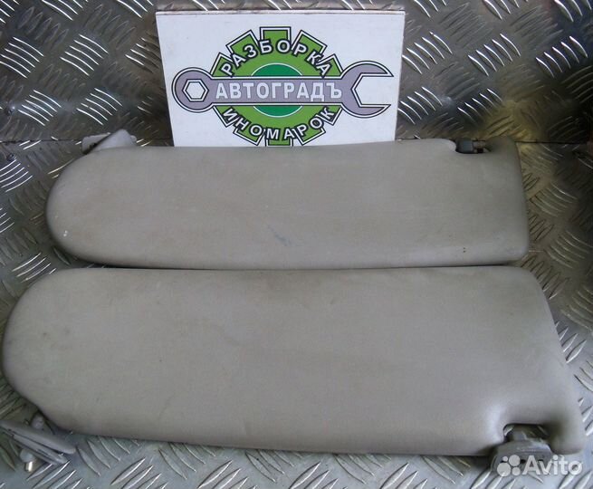 Козырёк солнцезащитный Audi 100 c4 91г