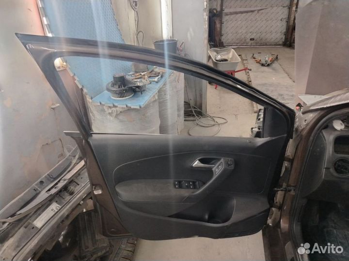 Дверь передняя левая Volkswagen Polo V (2009—2015)