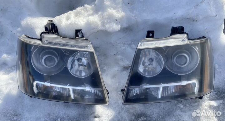 Фары передние Chevrolet Tahoe 20760579 207605578