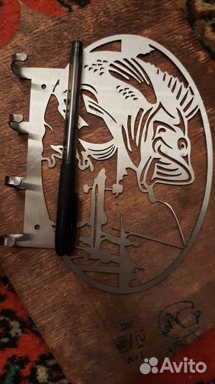 Вешалка Ключница настенная металл для рыбака