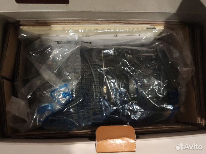 Объектив Tamron AF 70-300mm F/4-5.6 Di LD Macro