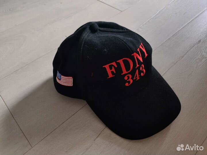 US caps/truckers black