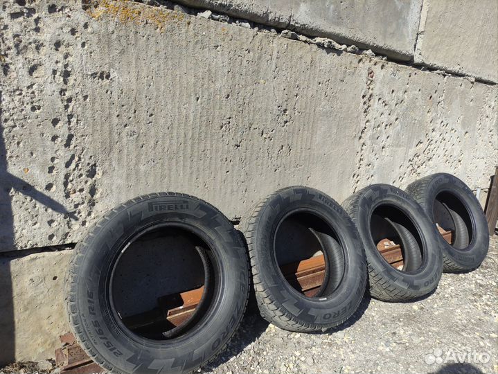 Pirelli Ice Zero 215/65 R16 102T