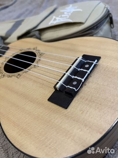 Укулеле flight сопрано DUS 320 SP/ZEB