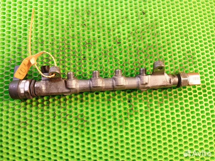 Топливная рампа Volkswagen Passat