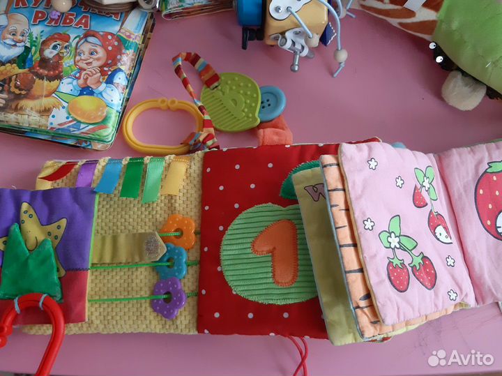 Развивающие игрушки для малышей пакетом