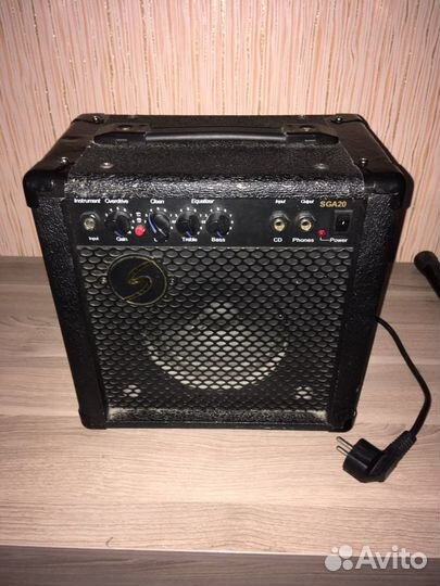 Гитарный комбоусилитель