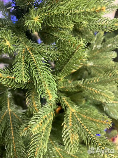 Елки искусственные. Гирлянды. Игрушки новогодние