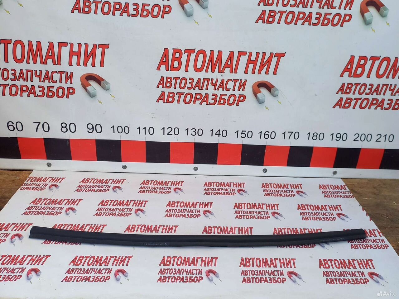 Уплотнитель капота Рено Дастер 2 19 н.в