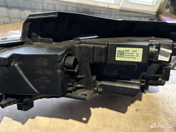 Фара передняя правая на Kia K5