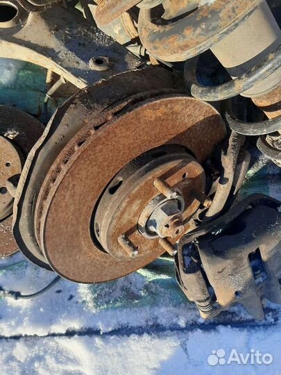 Супорта и диски на Вольво с40