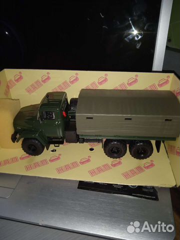 Модель автомобиля 1/43