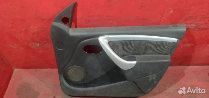 Логан обшивка передняя правая фаза 2 карта двери