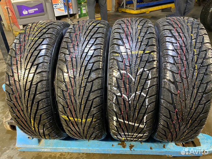 Maxxis Victra SUV M+S 235/60 R18 107H