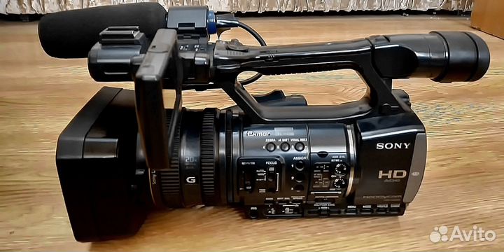 Sony HDR- AX 2000