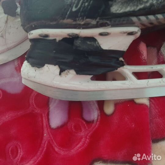 Хоккейные коньки bauer