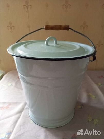 Эмалированное ведро