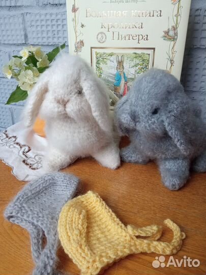 Вязаные вислоухие зайчики