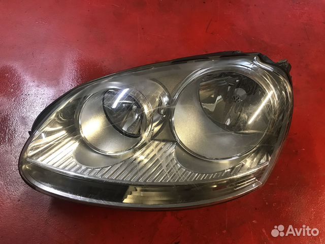 Фара левая Volkswagen Jetta 5 1K