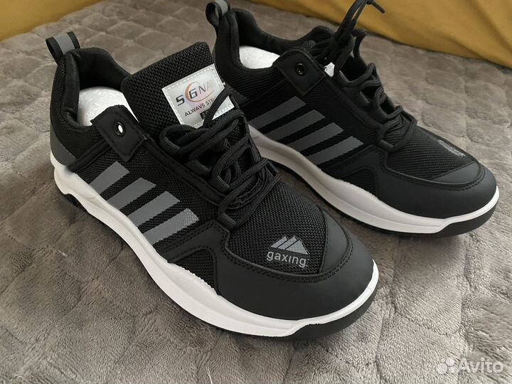 Продаю кроссовки