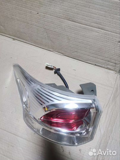 Фонарь задний левый mitsubishi outlander 3