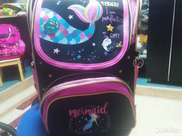 Рюкзак для девочек в школу