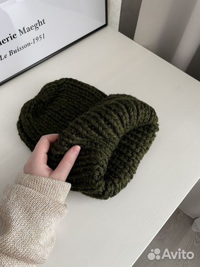 Шапка вязаная зимняя женская ручной работы