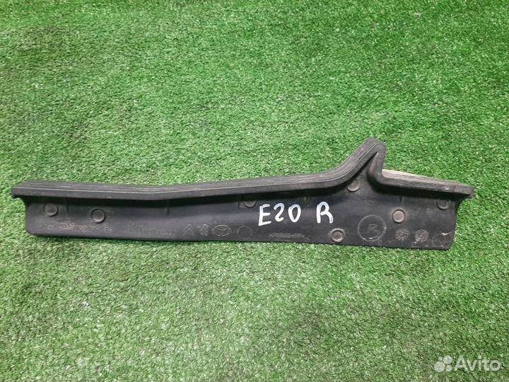 Брызговик порога правый Toyota Aygo B10 2009