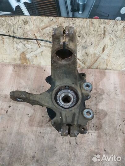 Кулак поворотный передний левый Ford Focus 3