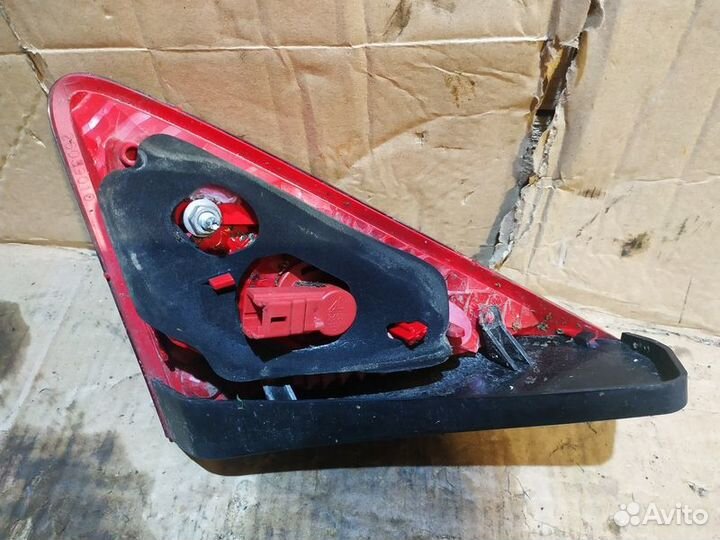 Фонарь задний левый Peugeot 3008 1.6 turbo ep6t