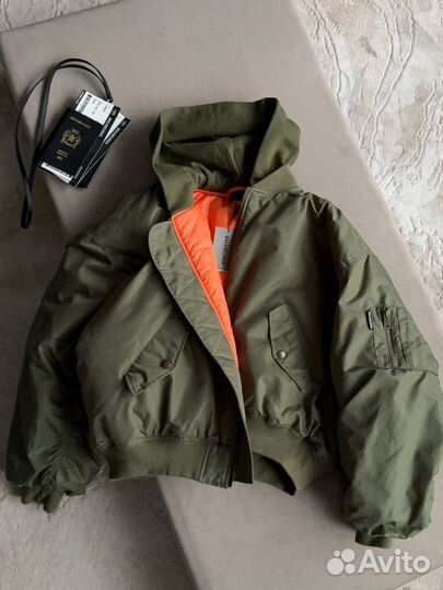 Куртка balenciaga бомбер