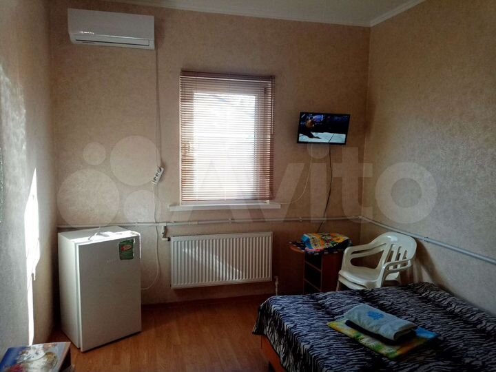 Комната 15 м² в 4-к., 2/2 эт.