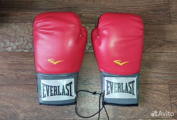 Боксерские перчатки 12 oz Everlast