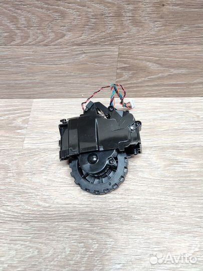 Правое колесо для робота-пылесоса Tefal RG8021RH