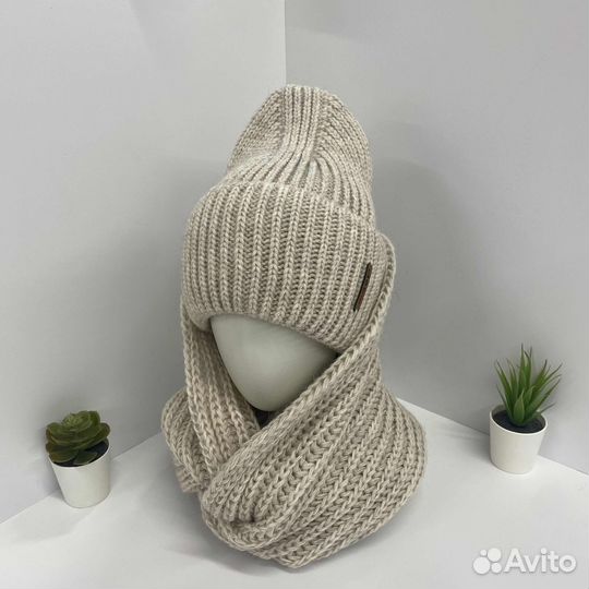 Комплект шапка и снуд