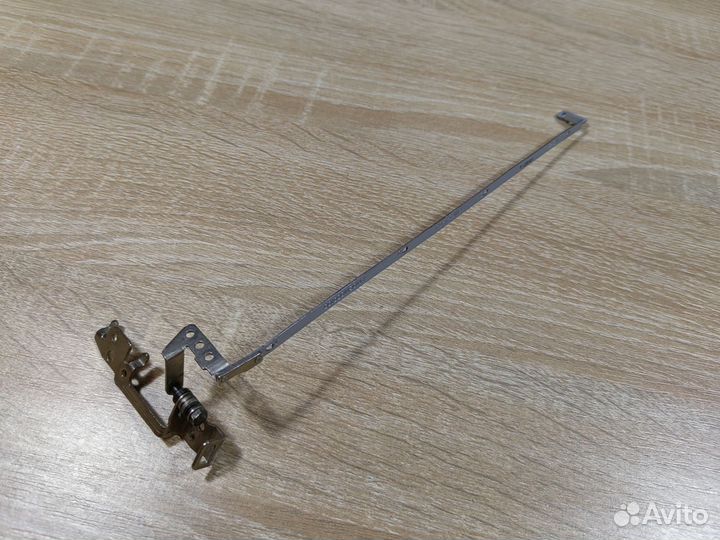 Петля левая Lenovo G570 G575