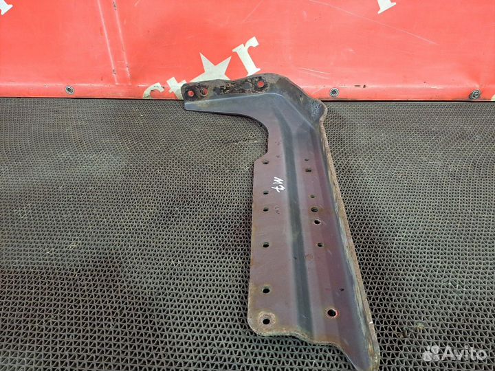 Кронштейн крыла задний правый