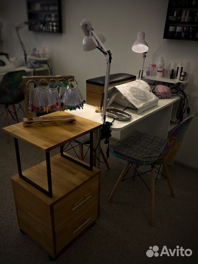 Место мастера маникюра С материалами в аренду