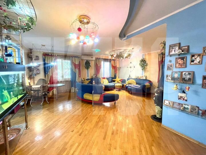 5-к. квартира, 220 м², 2/2 эт.