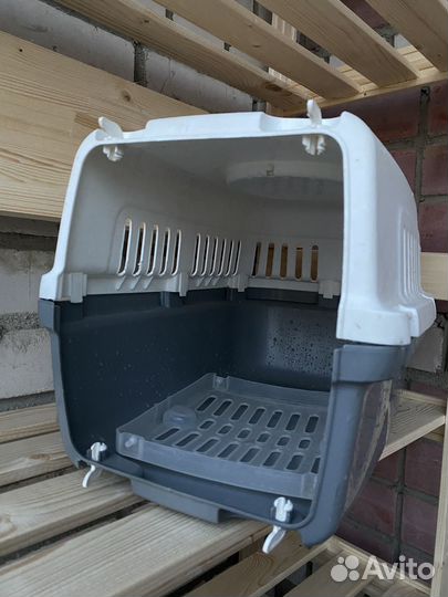 Переноска для кошек пластиковая