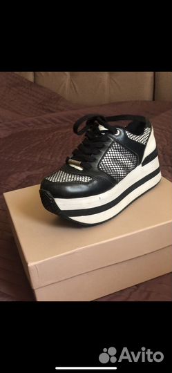 Кроссовки женские 37 размер оригинал