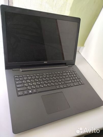 Dell 17.3 i3 4030u GF820m
