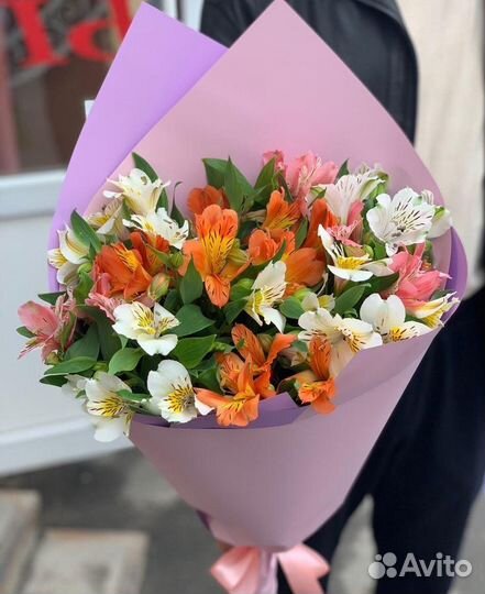 Букет цветы живые Альстромерии дрставка