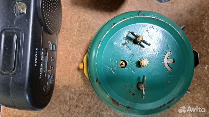 Будильник Янтарь СССР