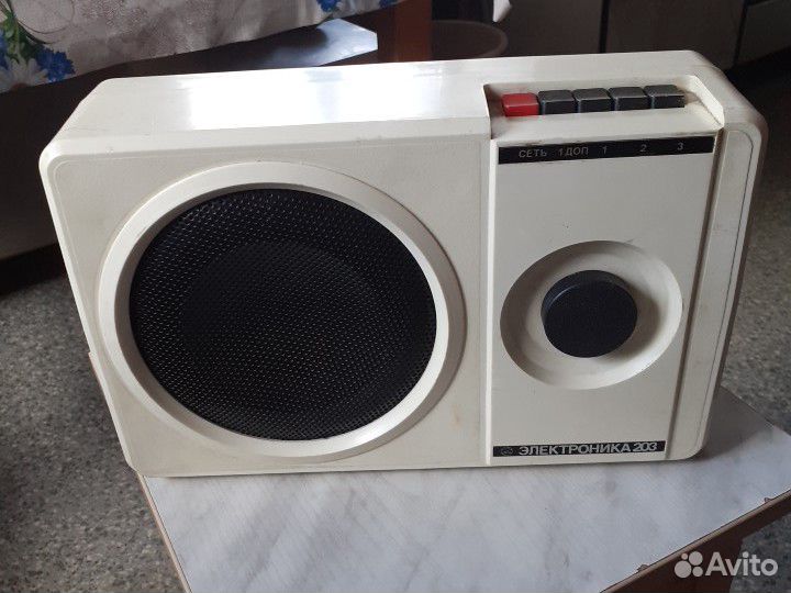 Приёмник трёхпрограммный Электроника-203