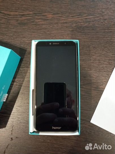 Продаю телефон honor 7C