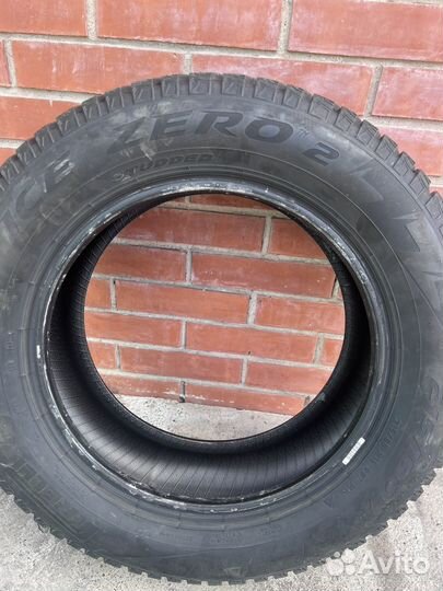 Pirelli Ice 215/60 R16