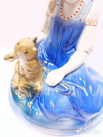 Статуэтка Аленушка с козленком