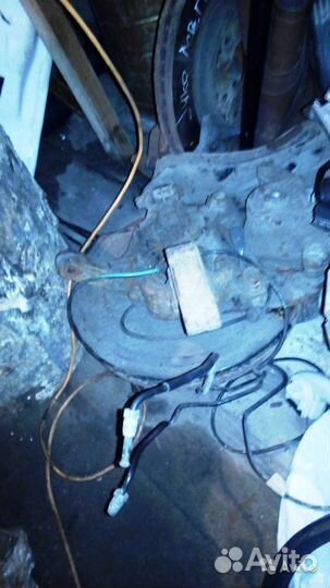 Передний правый кулак поворотный Juke Nissan f15